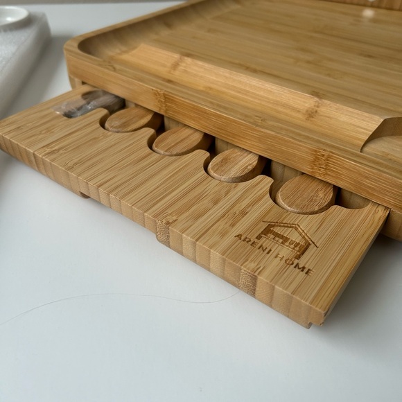 Cheeseboard with Knife Set - Picture 8 of 9